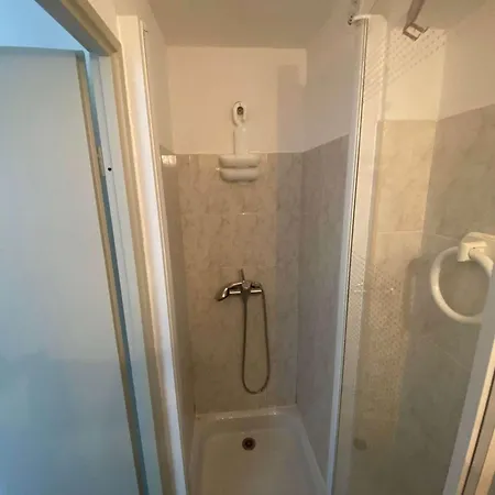 2p Cabine Avec Piscine, Terrasse Et Parking Prive A - Fr-1-326-800 * Marseillan (Herault)