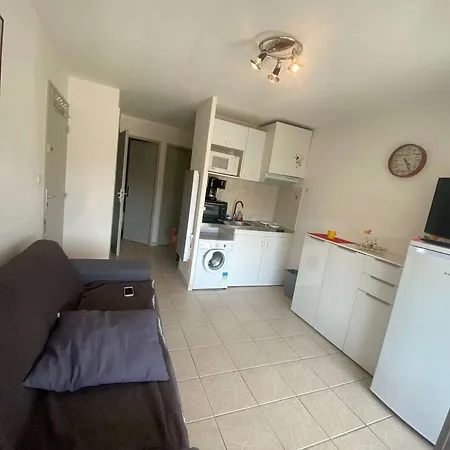 2p Cabine Avec Piscine, Terrasse Et Parking Prive A - Fr-1-326-800 *